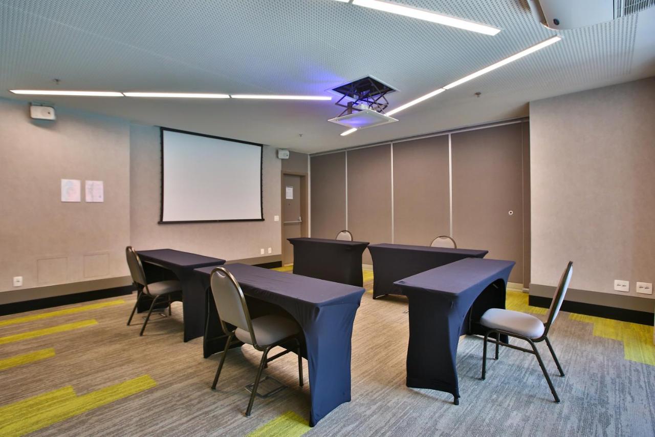 Radisson Vila Olimpia São Paulo Luaran gambar Meeting room