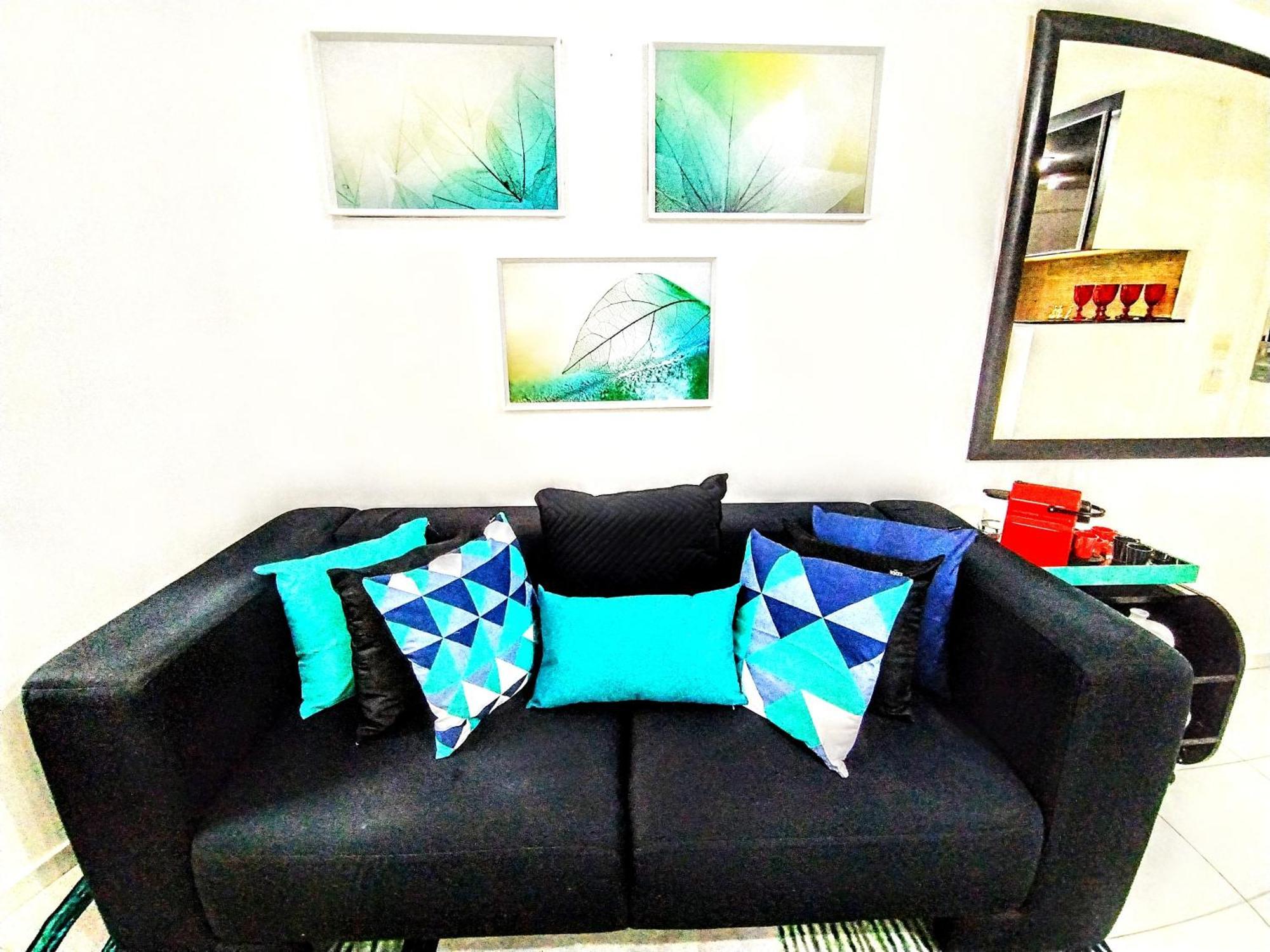 Radisson Vila Olimpia São Paulo Luaran gambar A sofa with cushions