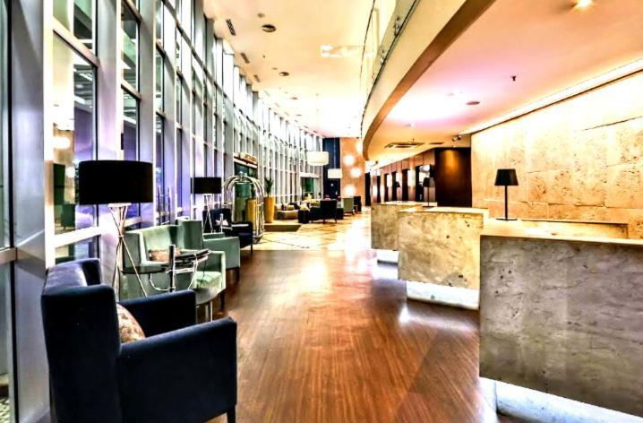 Radisson Vila Olimpia São Paulo Luaran gambar The lounge at the airport